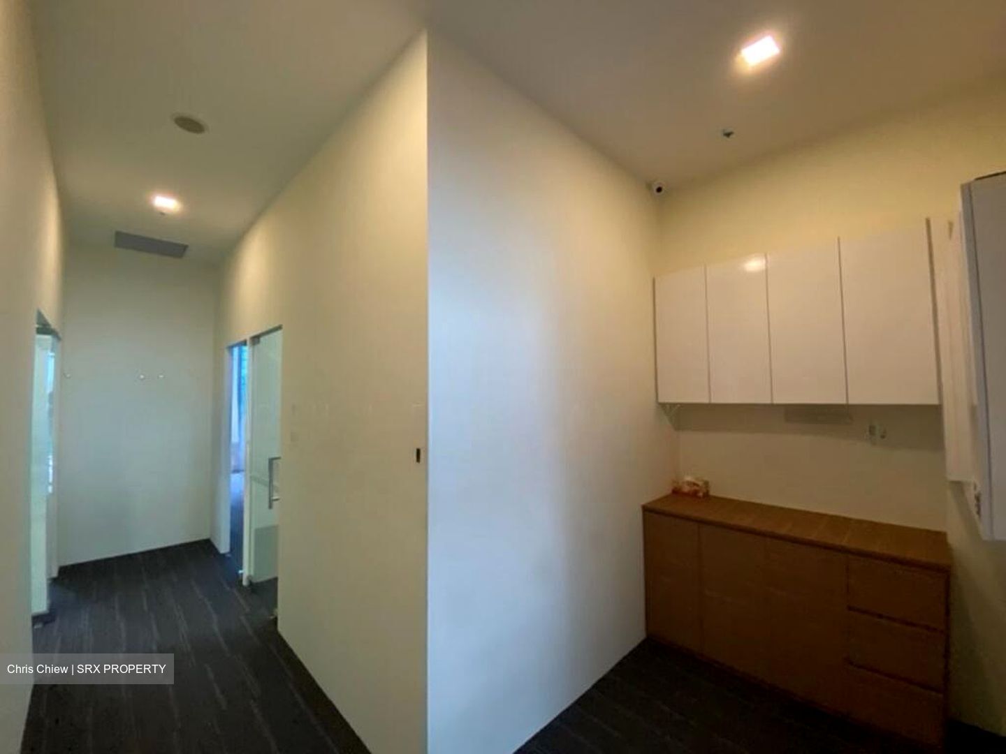 Sbf Center (D1), Office #524783261